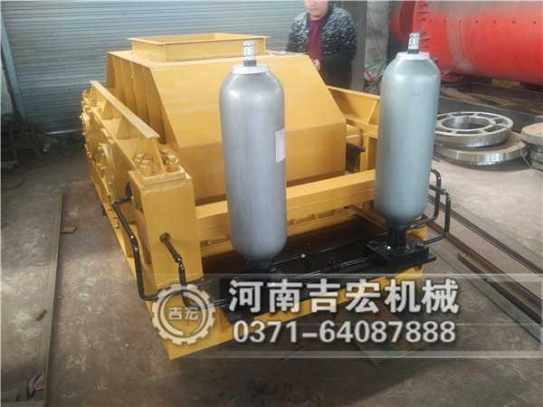 液壓對輥粉碎機(jī)有那些型號|那個牌子的比較好！