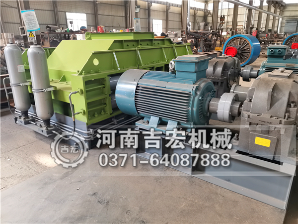 大型液壓雙輥機(jī)多少錢一臺？